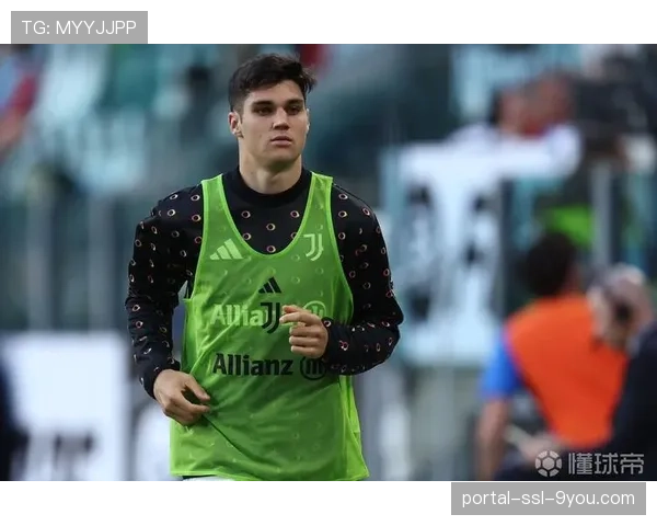 年轻后卫阿季奇右脚踝受伤，需休养数周时间